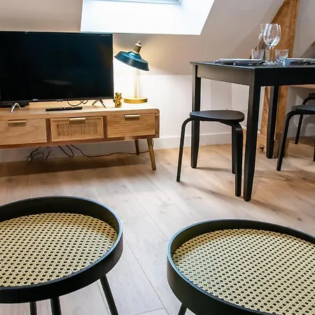 Confortable T1bis rénové, au cœur d'un bourg calme La Chapelle-Neuve  Esterno foto
