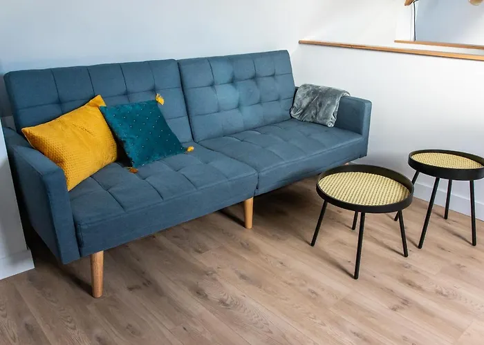 Confortable T1bis rénové, au cœur d\'un bourg calme